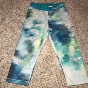 Nike women’s leggings size medium